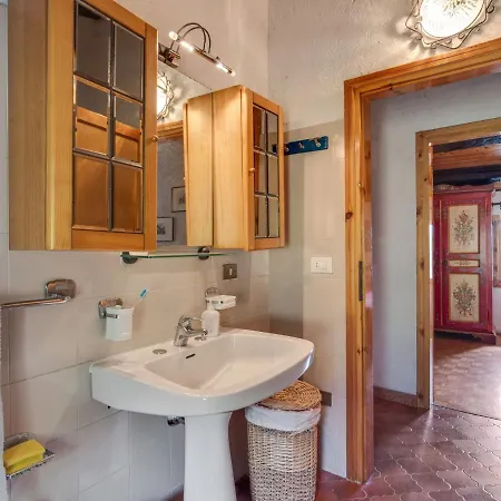 Spacious In Veneto Crespano del Grappa