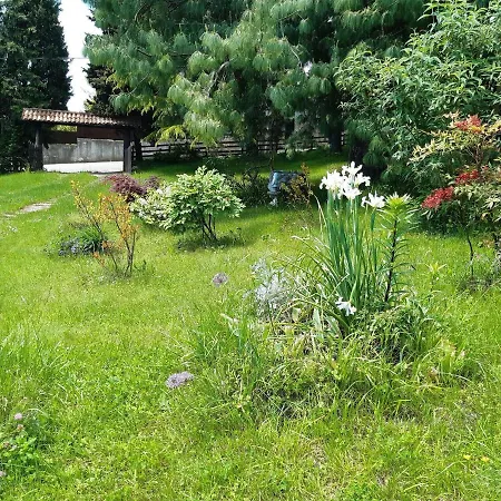 בית נופש Spacious In Veneto Crespano del Grappa