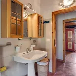 Spacious In Veneto Crespano del Grappa