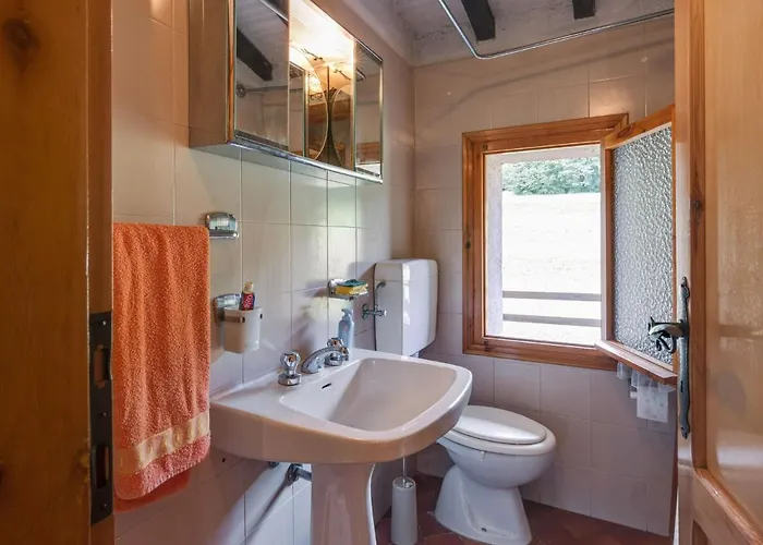 Σπίτι διακοπών Spacious In Veneto Crespano del Grappa
