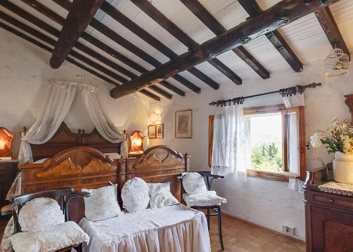 Spacious In Veneto Crespano del Grappa